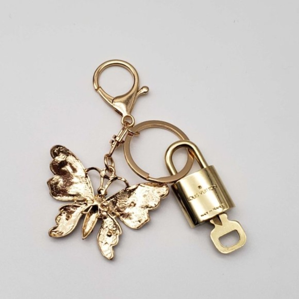 Louis Vuitton Gold Lock 🔒 Authentic LV Key + Unbranded Butterfly Bag Charm - Picture 3 of 9